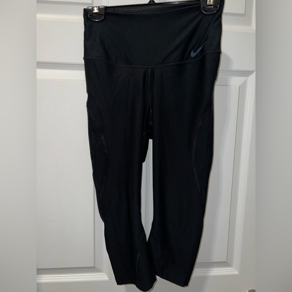 Nike Black Cropped Leggings